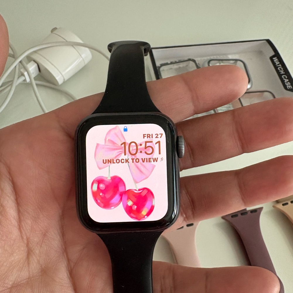 Apple Watch, Bands and Charger Set